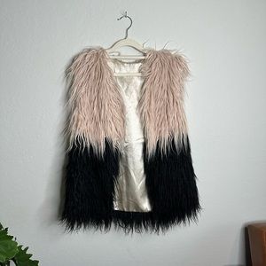 2 toned shag vest 🖤
